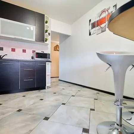 Космонавтов 12 Apartment