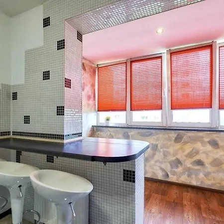 Космонавтов 12 Apartment